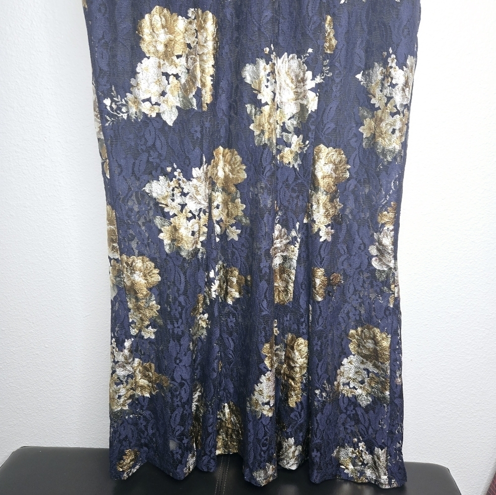 EnFocus Studio Navy blue Maxi dress with Floral design Sz 14 - Picture 4 of 13